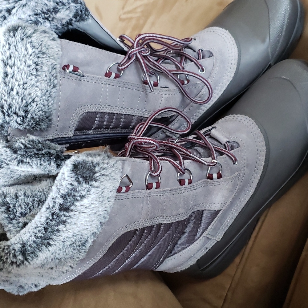 Lands end women snow boots size 11